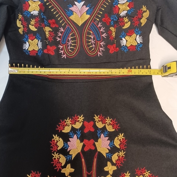 LAI MENG FIVE CATS Elegant Black Floral Embroidered Dress - Picture 10 of 13